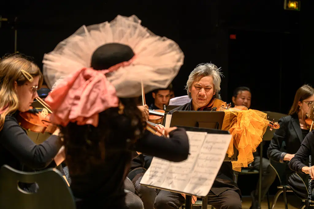 Danse des heures par les élèves de V. Pham, I. Blume et H. Bourrette – 20 ans des EMA – Vitry-sur-Seine – 06/12/2025 – photo (C) JC Dichant