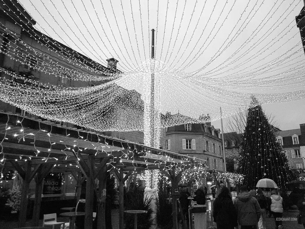 Fêtes de Noël dans les rues de Brive-la-Gaillarde