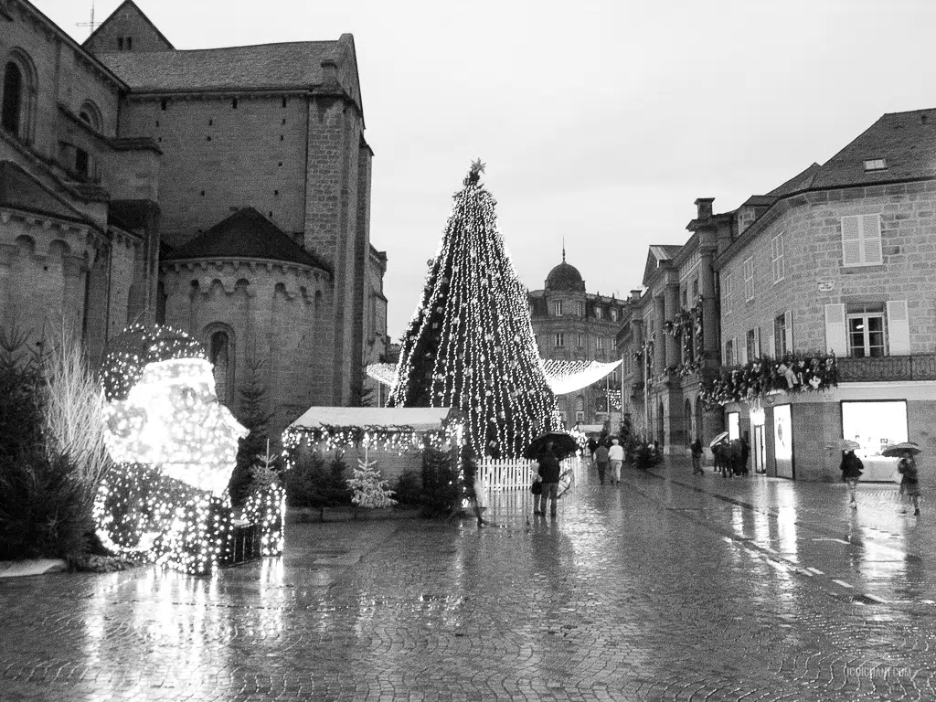 Fêtes de Noël dans les rues de Brive-la-Gaillarde