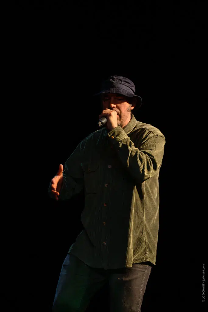 Théâtre El Duende, Ivry-sur-Seine : MANO A MANO SOUND SYSTEM — Mario EL3 et Cheikh Omar. Hip-hop sans barrières. — Photo © JC Dichant