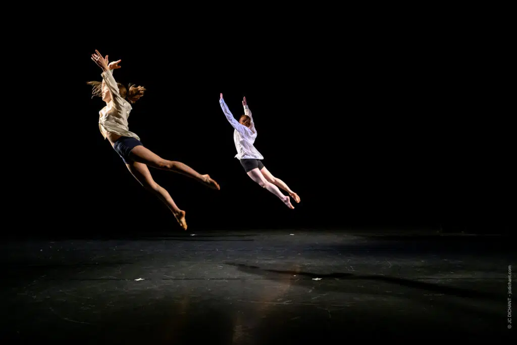 Théâtre El Duende, Ivry-sur-Seine : ARCADE — Gabrielle Jouny et Nine Gouazé Marquez. — Photo © JC Dichant