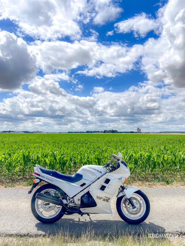 Honda VFR 750 RC24 - remise en route après restauration - photo (C) JC Dichant