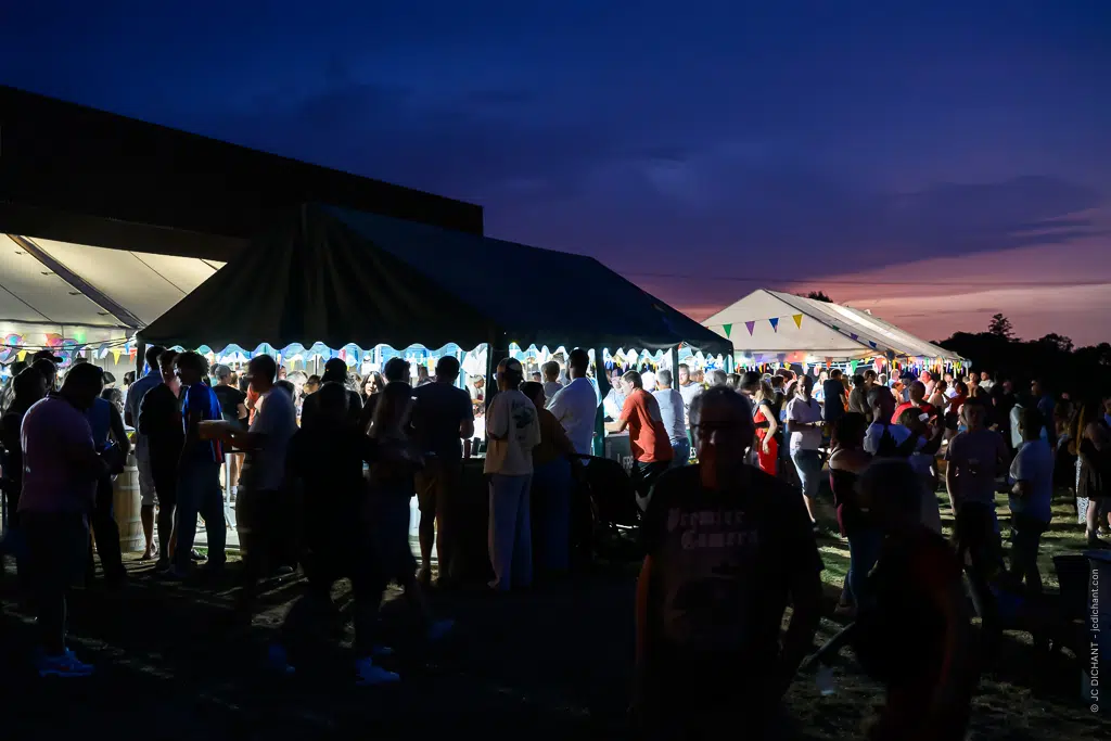 Le comité des fêtes d'Alvignac lors du concert de Boulevard des Airs, esplanade du parc du Samayou, 9 août 2026
